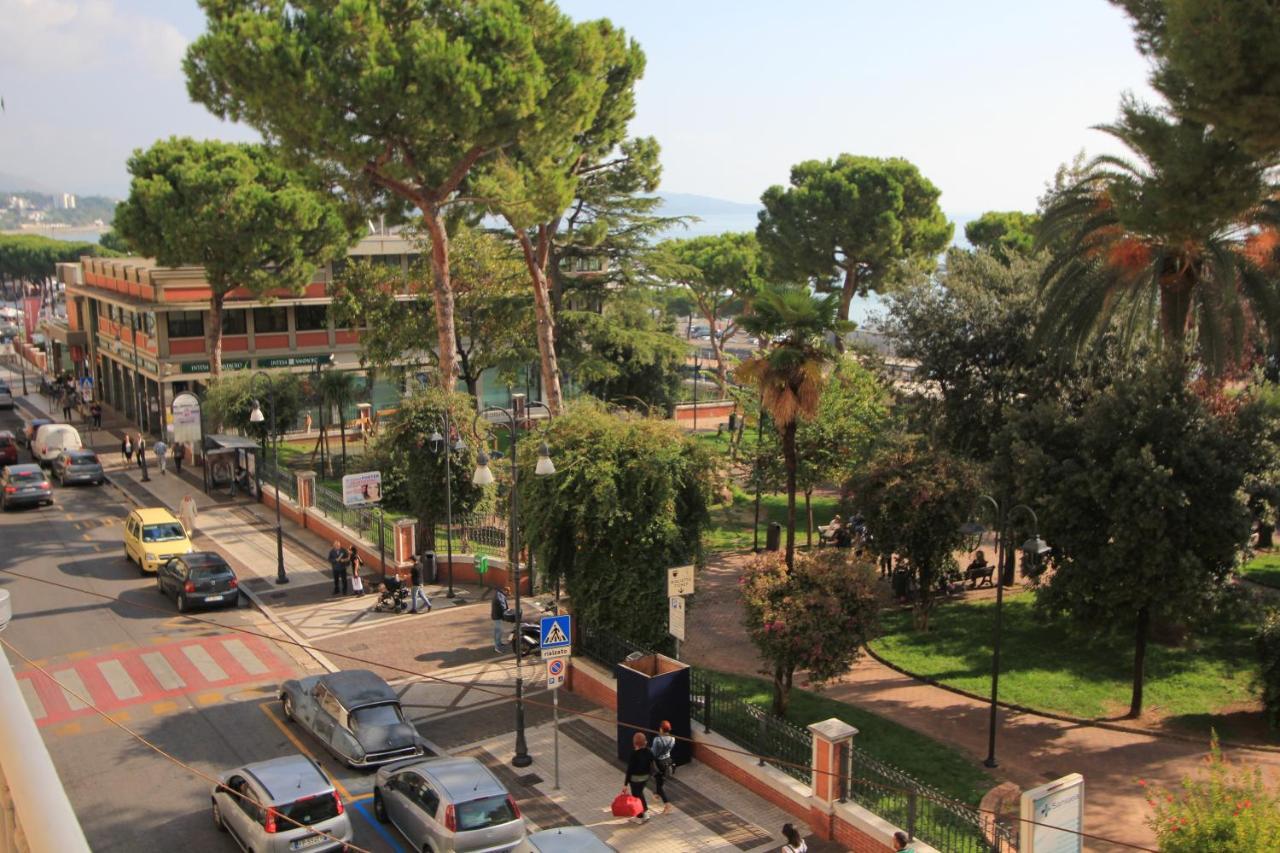 B&B Vitruvio Suites Formia Buitenkant foto